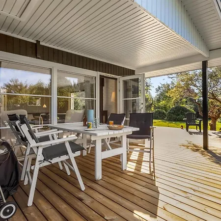 Tameran - 1km From The Sea By Interhome *