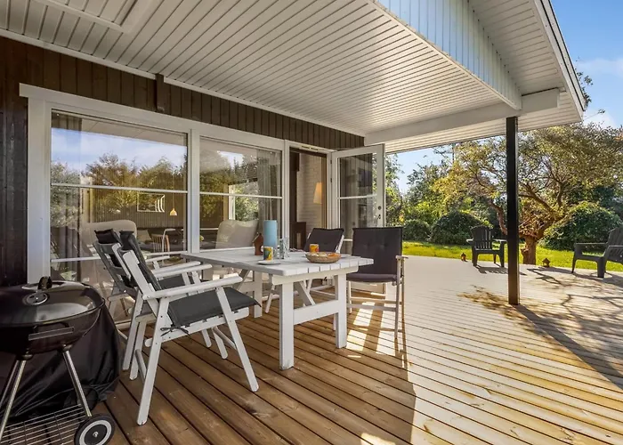 Tameran - 1km From The Sea By Interhome *